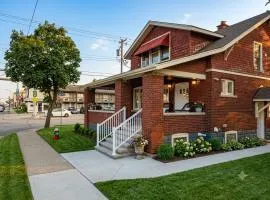 House in Niagara falls, Close to Clifton Hill, Casino and Horseshoe falls and with kitchen for 6 Guest