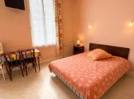 Studio confort à Néris-les-Bains - 18 m² avec jardin