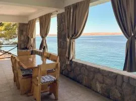 Nice Home In Karlobag With Wifi