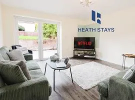 NEW! Large 5BR 3BA Home Leamington Spa Driveway Parking WI-FI