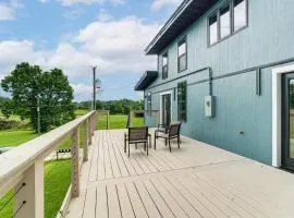 Close to Ohio River: 6BR Jeffersonville Home