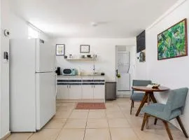 Cozy Eco Studio Garage Near Beach & Airport