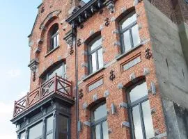 Luxueus vakantiehuis in hartje Ronse met 7 slaapkamers & badkamers