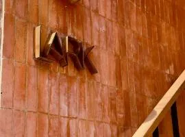 The Lark Inn & Kitchen
