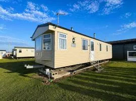 Homely 8 Berth Caravan At Harts Holiday Park In Kent Ref 74018B