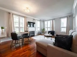 Chic Downtown Suite w/ AC & Parking | Near Rogers