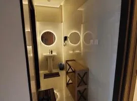 استديو مريح بسرير ماستر ودخول ذكي