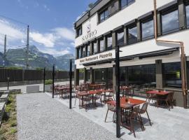 Hotel Safiro，位于弗吕埃伦的酒店