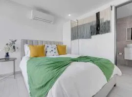 AQUA Casa A1 B&B - Room 3 - Charming Bedroom in Dorado del Mar