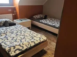 Monteurzimmer 2 Betten WC Dusche Gemeinschaftsküche