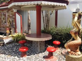 雷拉瓦迪度假村，位于Khun Han的带泳池的酒店