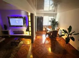 Casa comoda con aire y garaje en La Union Valle
