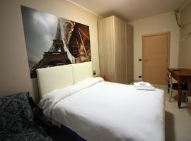 卜锁拉餐厅旅馆，位于克卢索内的酒店