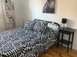 Chambre lumineuse chez l'habitant proche Luxembourg
