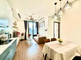 Modern 2Bedroom Apartment with Incredible City Views Day and Night