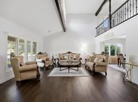 Sleeps 17 Free Parking Spacious 5BR Chicago