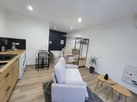 STUDIO A 2 MN DE L A75