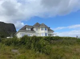 Villa Stø, Aurora, Fjords, Hiking and Whale Safari