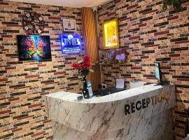 JMB HOTEL Height,位于印多尔的酒店