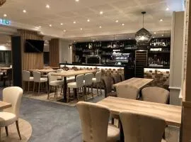 Best Western Le Duguesclin Hôtel-Restaurant