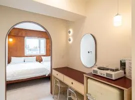 Monday Mansion Hotel