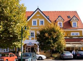 Sorgerhof，位于Frauental an der Lassnitz 的带停车场的酒店