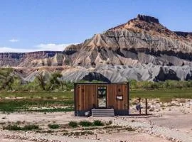 Modern Glass Retreat by Capitol Reef