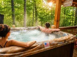 Luxury Cabin Hot-Tub Resort Pools King-Bed Fire-Pit Pickleball