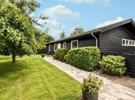 Awesome Home In Gedser With Wifi