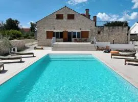 Villa Demare with Heated Pool, Free EVC Station