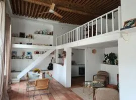 Appartement intra-muros proche du palais des papes