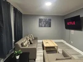 Modern 2 bedroom apartment near Newark Airport
