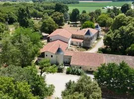 Logis Insolites et Restaurant Domaine du Seudre
