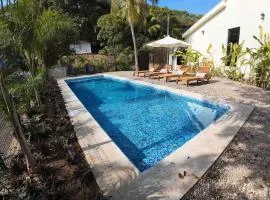Casa Bonita with Private Pool 80 m from the Beach