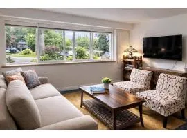Cozy Coastal Retreat Close to Beach Park
