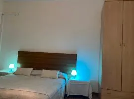 Travellers Lodge Bed & Rooms