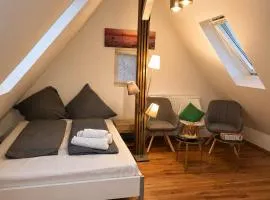 moderne Dachgeschosswohnung für zwei Personen