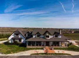Santellan Manor
