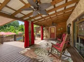 Cozy, Pet-Friendly Retreat in Hickory w/ Fire Pit!