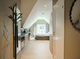 Modern entire apartment in center 304 for 2 guests