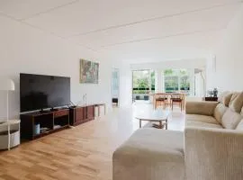 Lovely Apt In Charlottenlund 15 min From Center