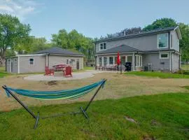 Walk to Beach! McCullom Lake Family Getaway