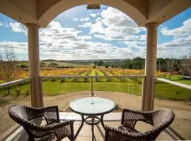 Thicker Than Water Vineyard - 4 Bedroom Pool