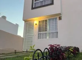 House 15 Min from GDL Airport Albereda Residencial