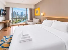 Light Premium Suites, Novotel Acqua Manila near Makati