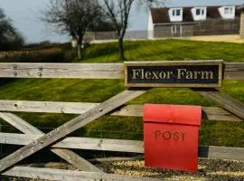 Flexor Farm Luxe Collection by Maison Pro - Hot Tub & BBQ