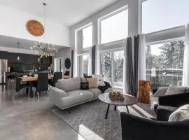 Luxurious Villa Tremblant 4 Bdrs W Hot Tub B85
