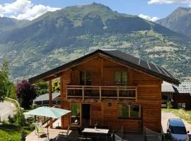 Chalet recent , 5 min télésiège de la Roche, virage 12