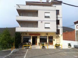 Hostal El Cruce，位于西斯铁尔纳的酒店