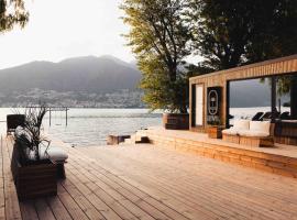 Riva Boutique Hotel I Beach Club I Loges I Restaurant,位于维拉的酒店